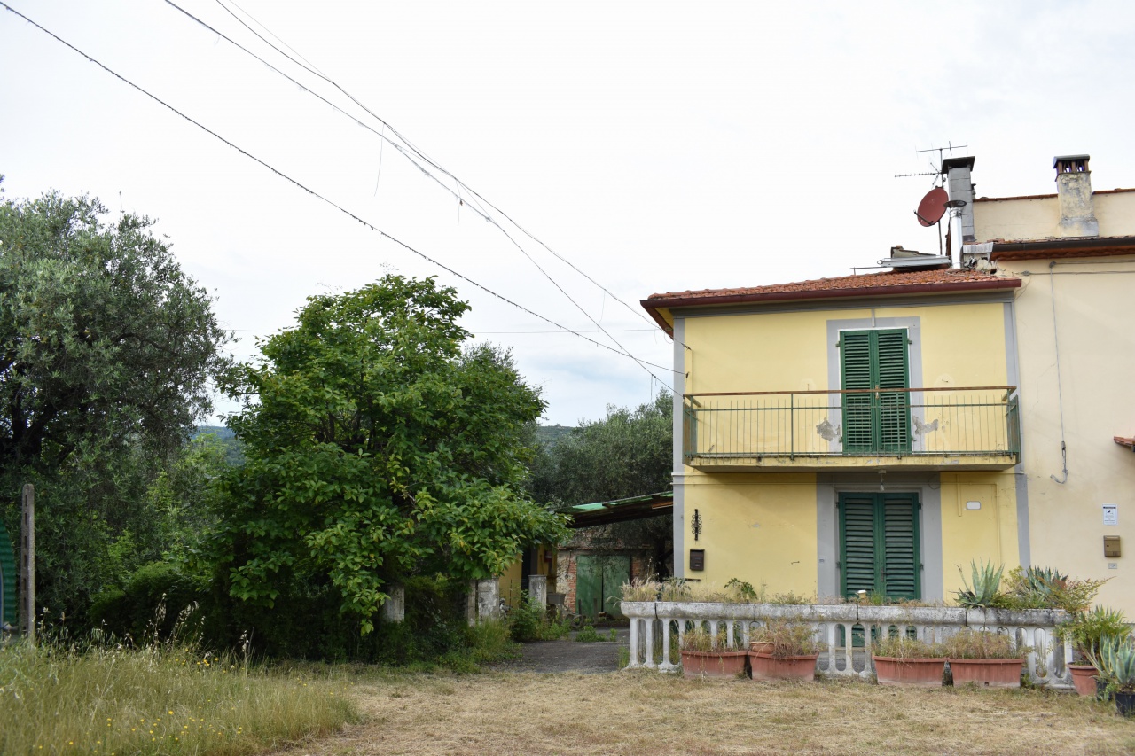 Casa indipendente con giardino a Larciano