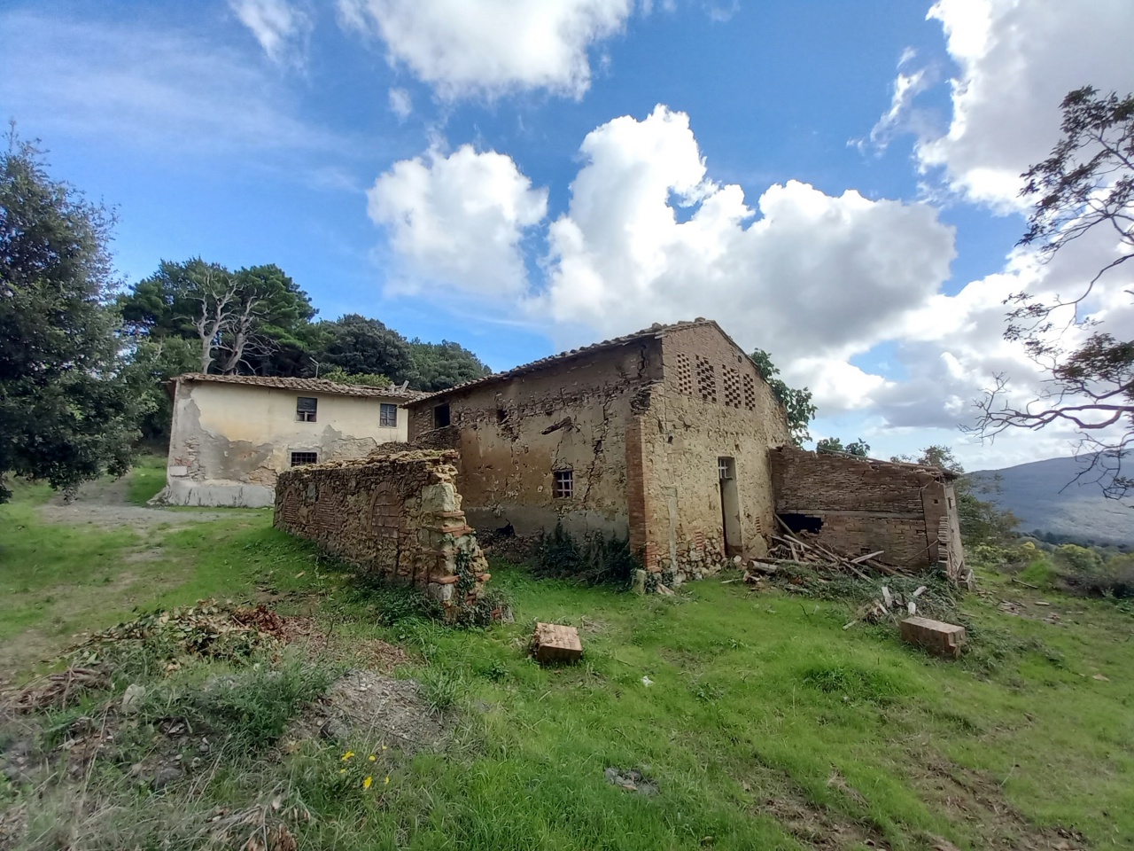 Rustico con giardino a Gambassi Terme