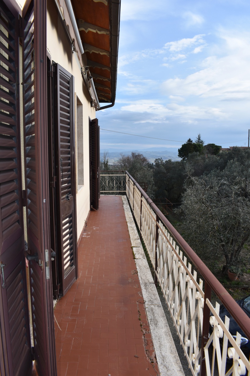 Casa indipendente con giardino a Gambassi Terme