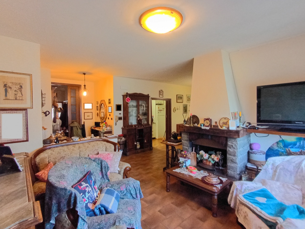 Casa indipendente con box doppio a Gambassi Terme