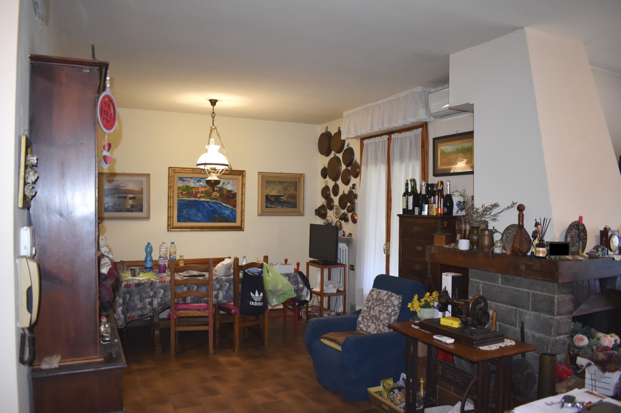 Casa indipendente con box doppio a Gambassi Terme