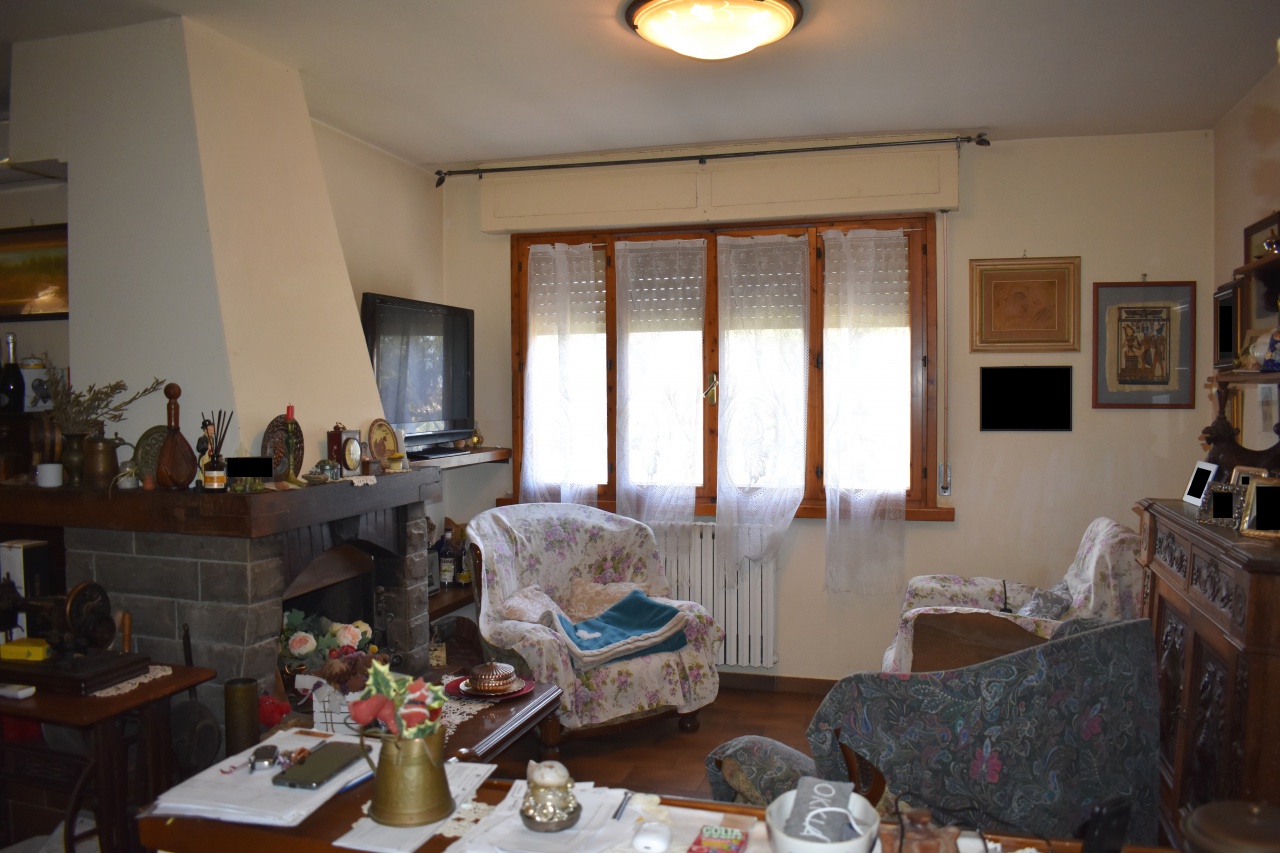 Casa indipendente con box doppio a Gambassi Terme