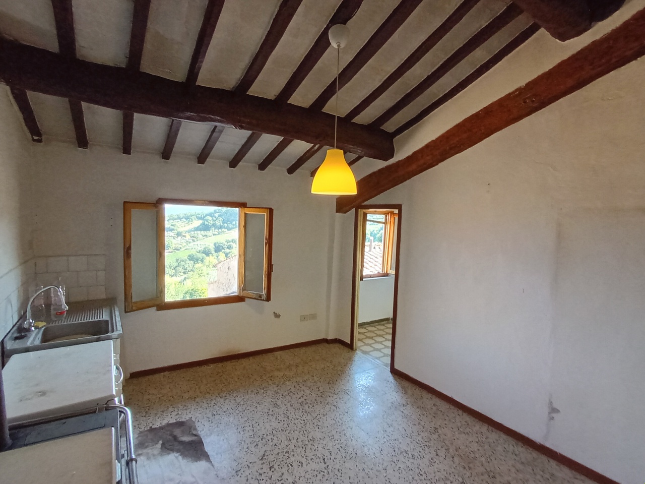 Trilocale da ristrutturare a Gambassi Terme
