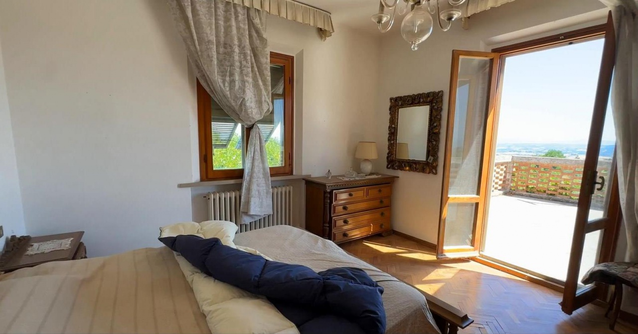 Villa con giardino a Montaione