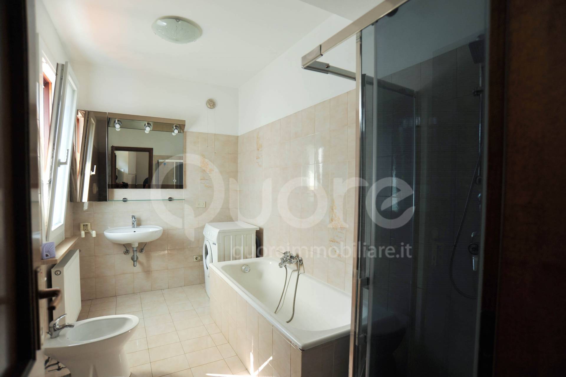 Bifamiliare / stabile intero in vendita a Udine, Cussignacco