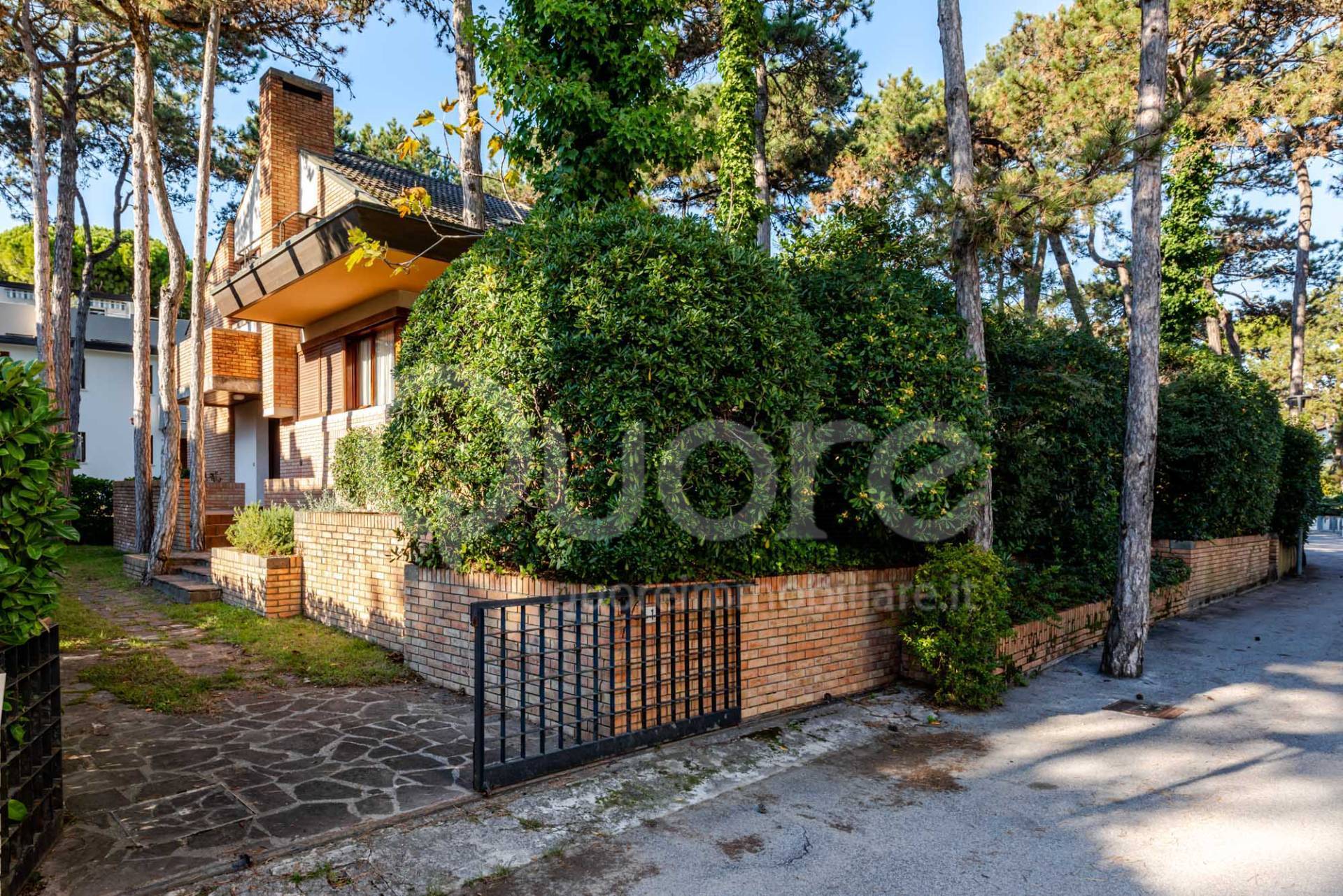 Villa/Villa d'Epoca in vendita a Lignano Sabbiadoro, Lignano Pineta
