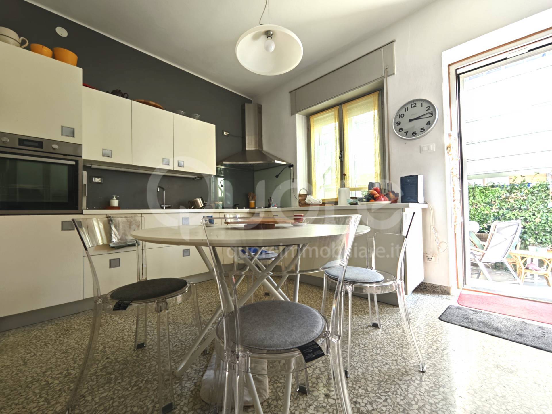 Bifamiliare / stabile intero in vendita a Udine, Semicentro