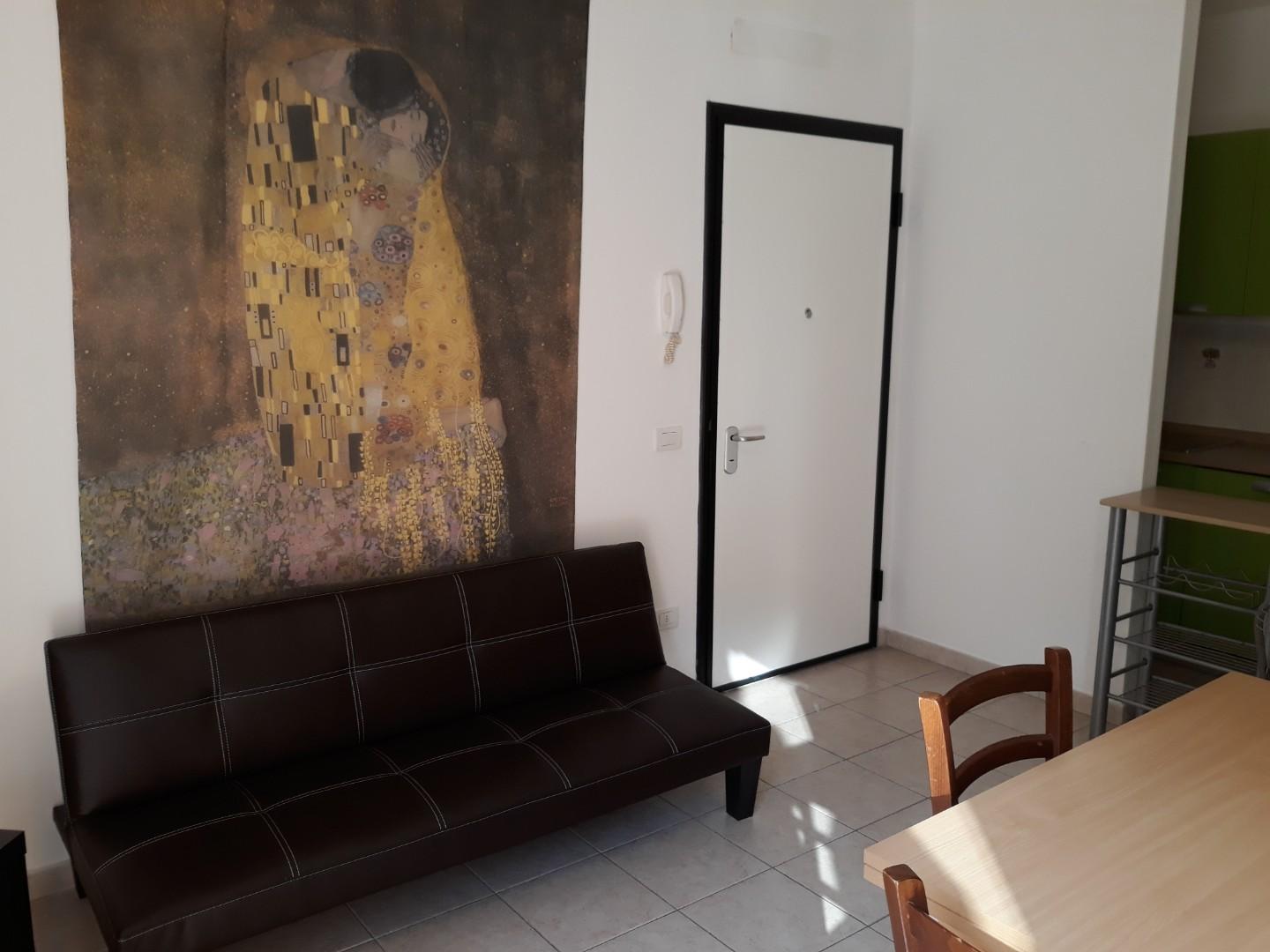 Trilocale arredato in affitto a Siena