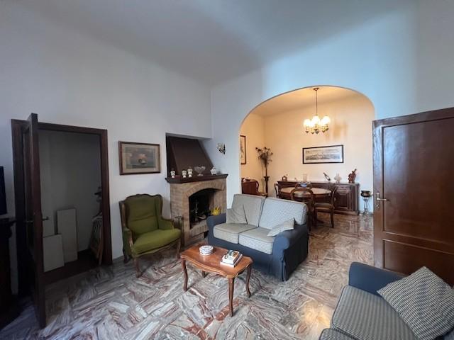 Quadrilocale arredato in affitto a Siena