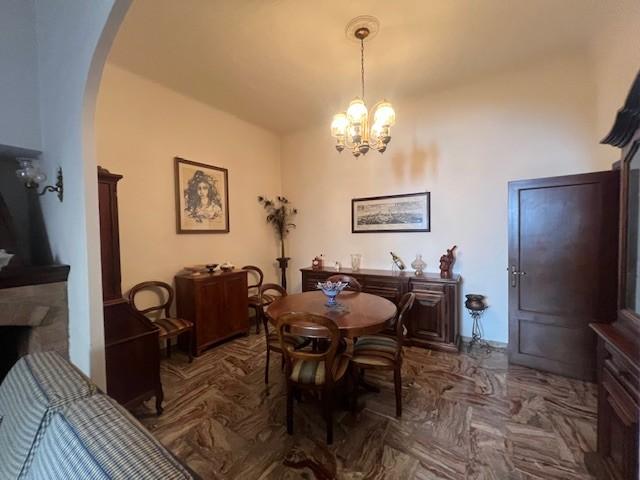 Quadrilocale arredato in affitto a Siena