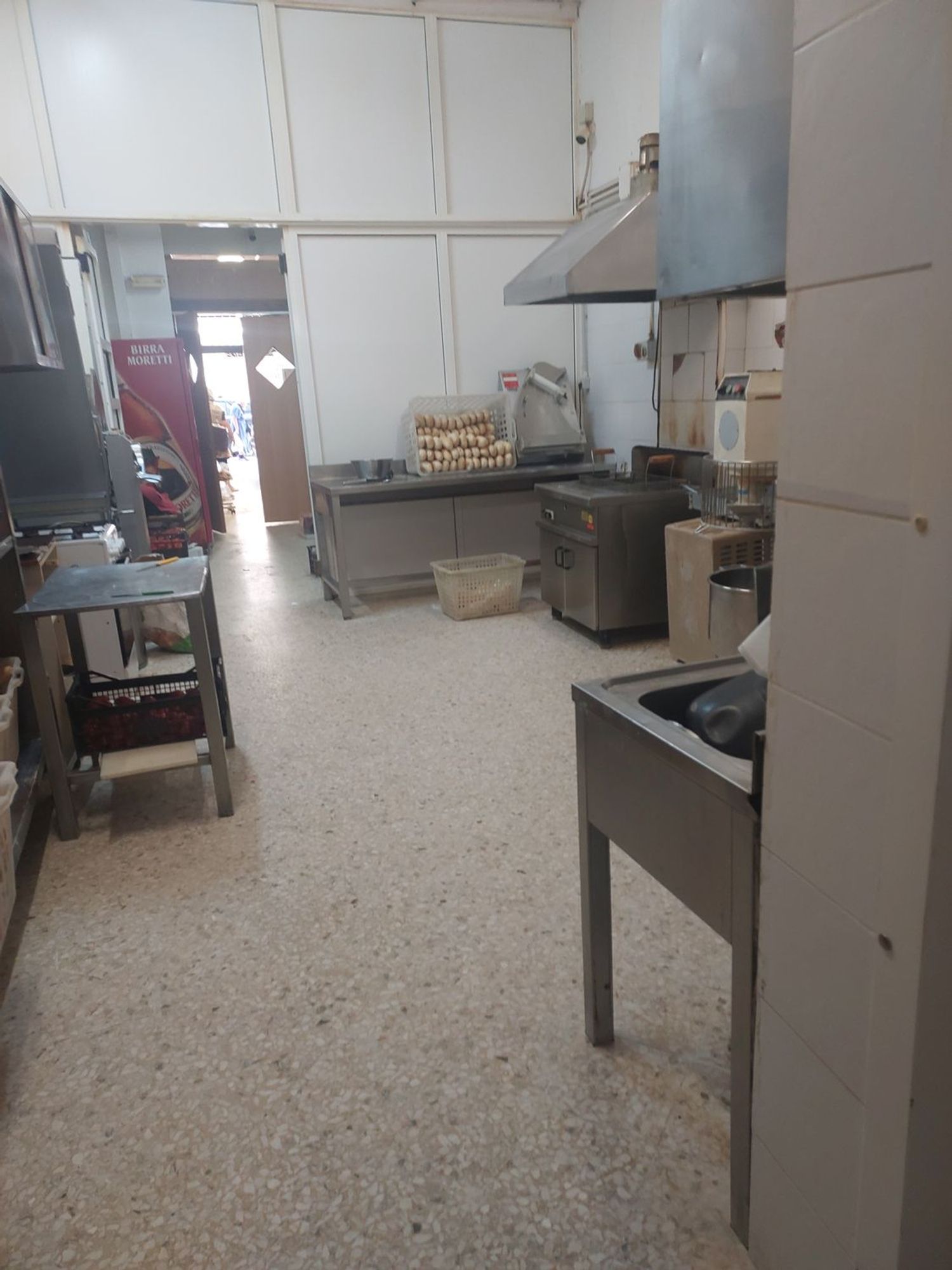 Locale commerciale in vendita in via domenico nicolai 244, Bari