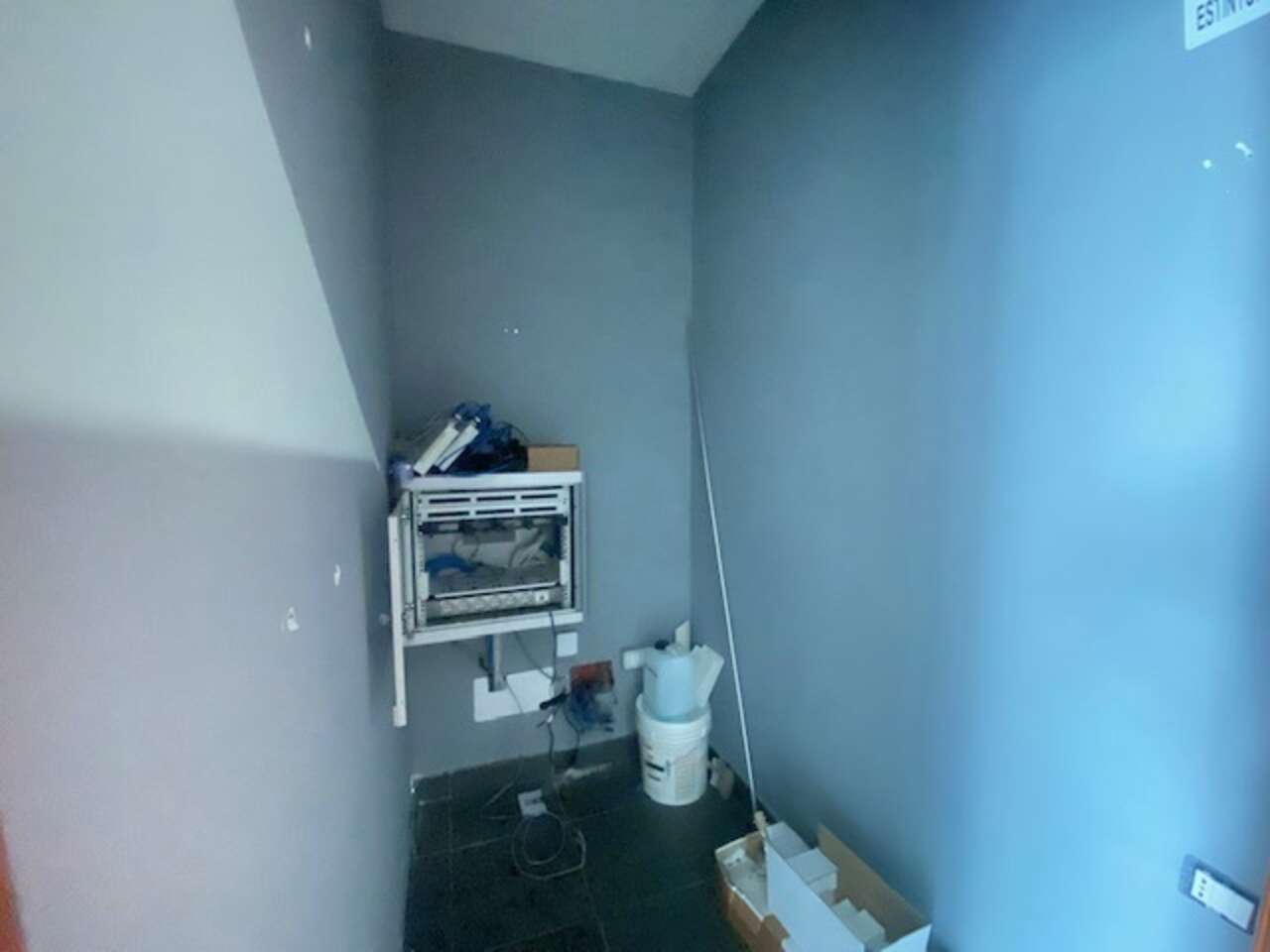 Locale commerciale in vendita in via tuscolana 1070, Roma