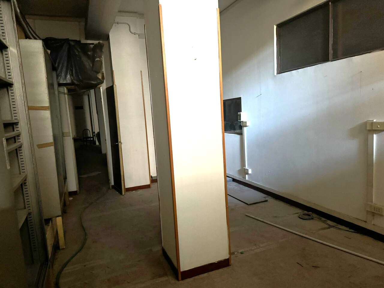 Locale commerciale da ristrutturare in via di villa ricotta, Roma