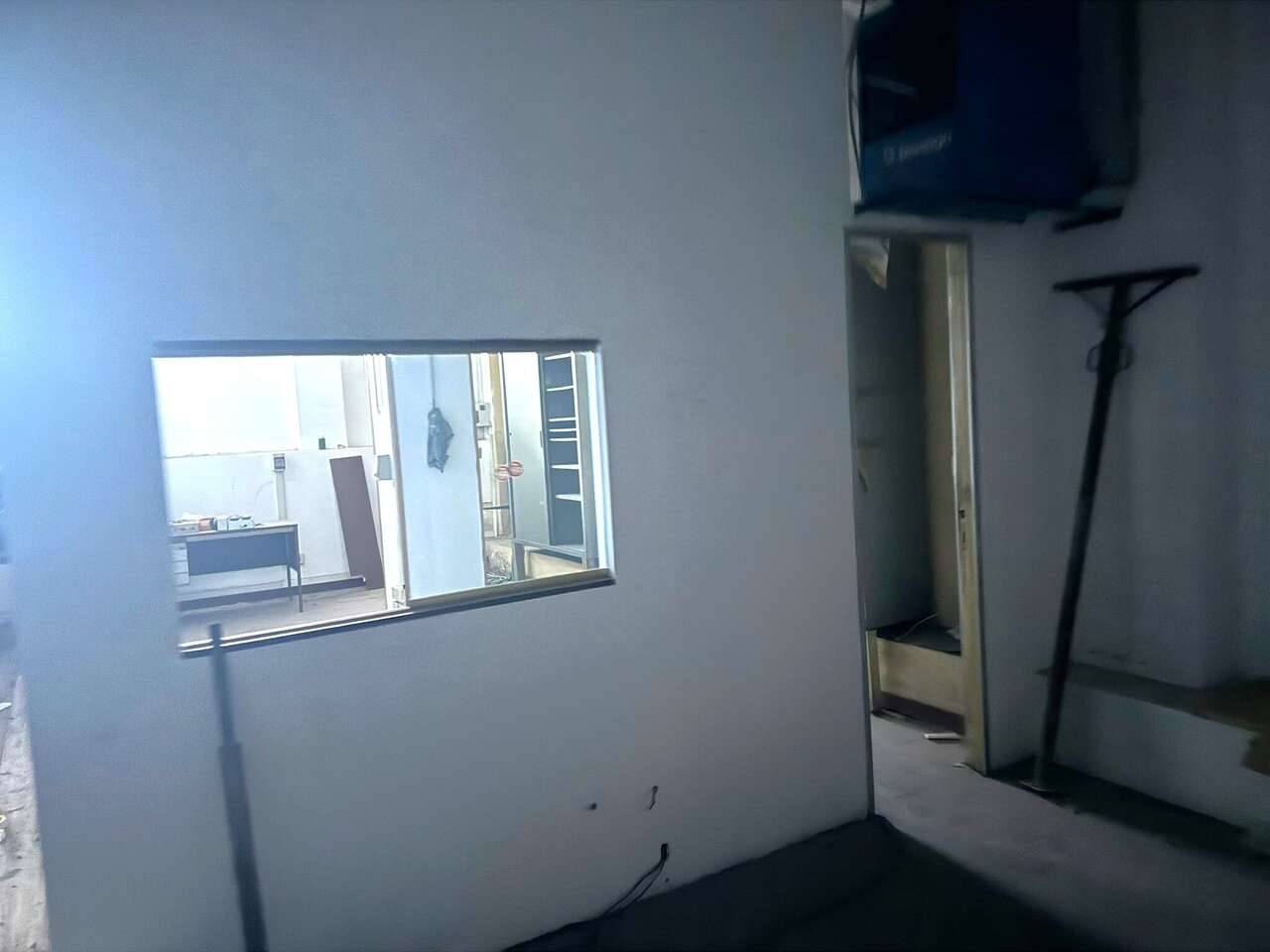 Locale commerciale da ristrutturare in via di villa ricotta, Roma