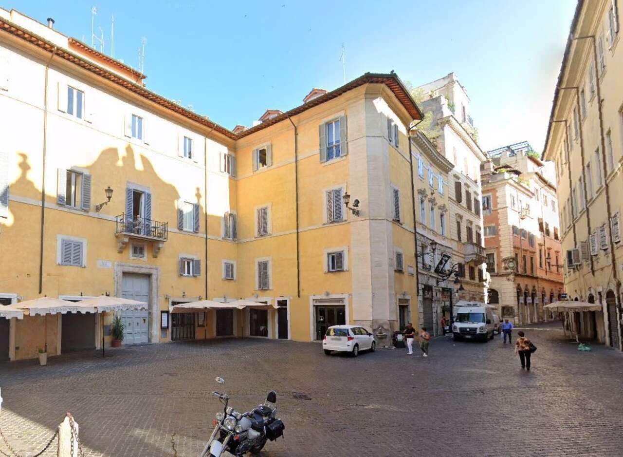 Attico in vendita in piazza della maddalena, Roma