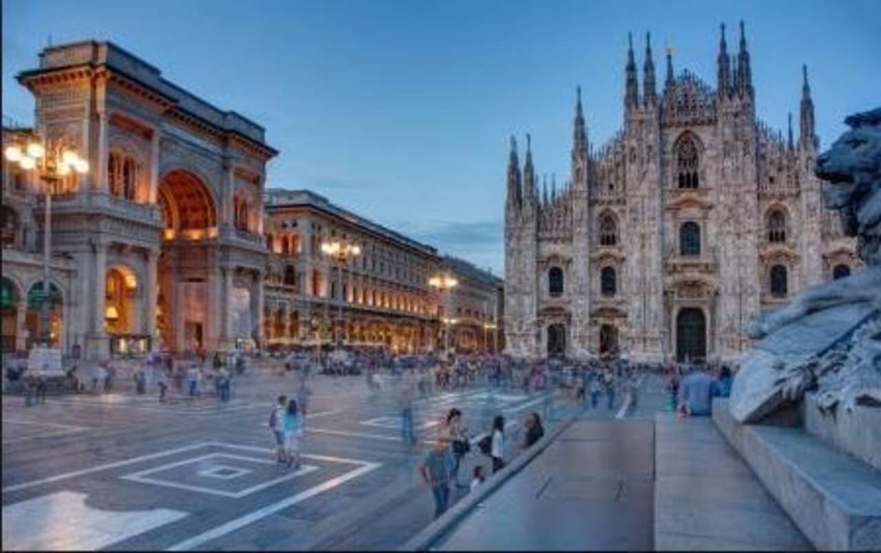 Stabile/Palazzo in vendita in piazza duomo, Milano