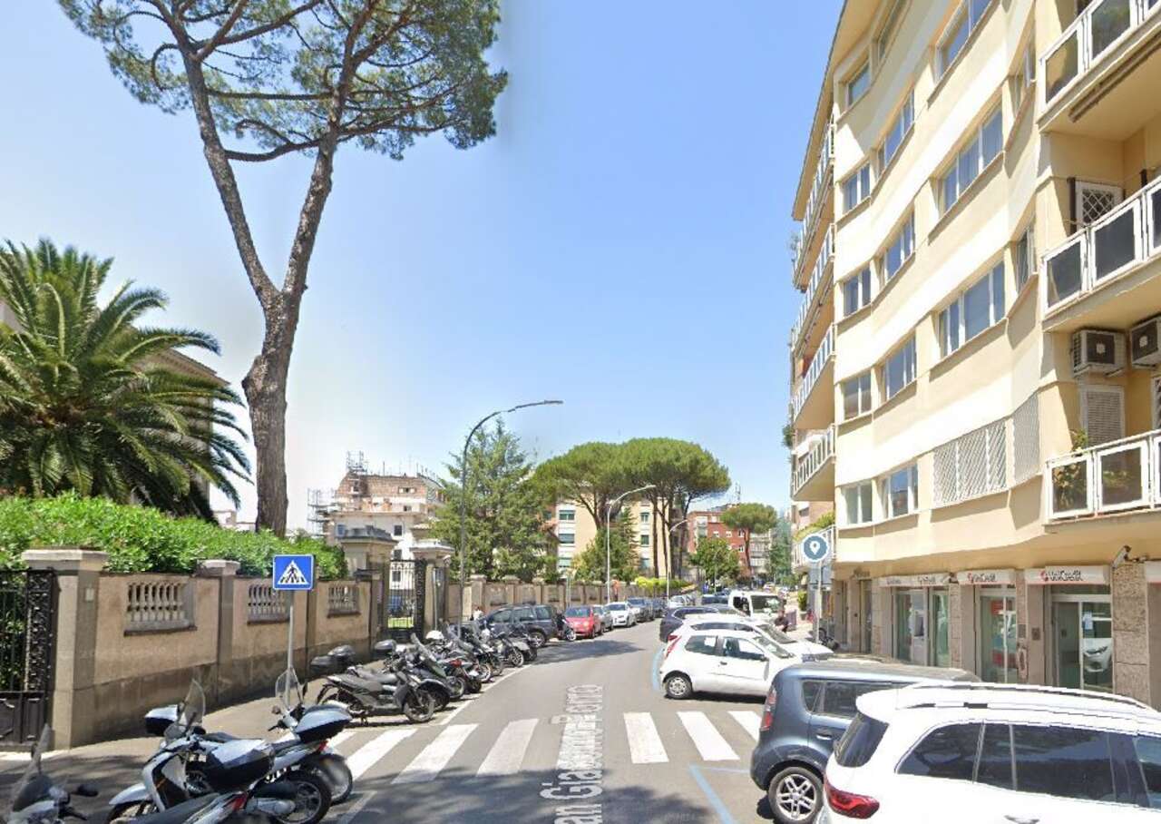 Ufficio con terrazzo in via gian giacomo porro, Roma