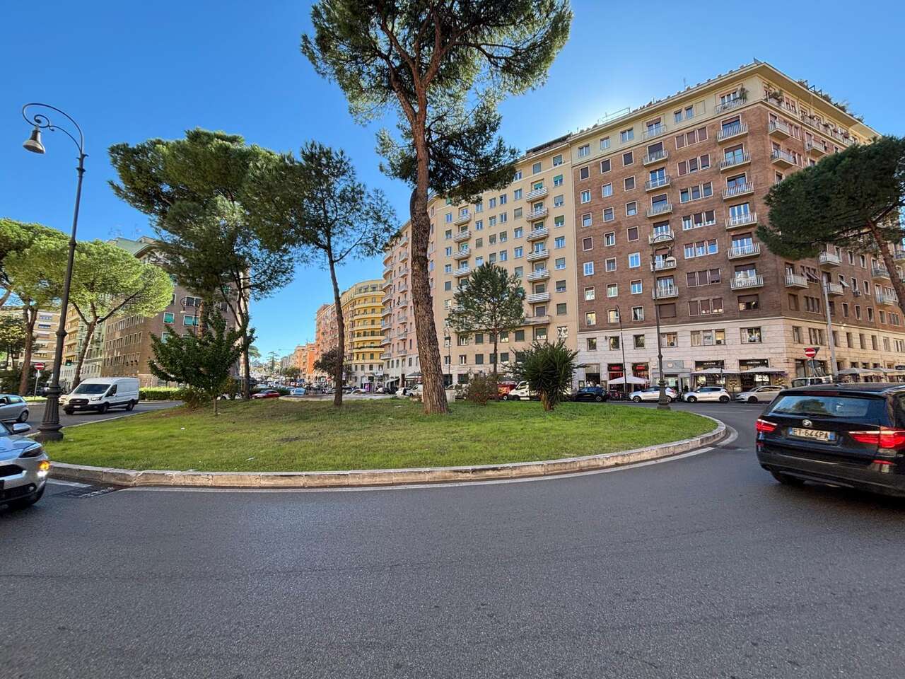 Locale commerciale in affitto in piazza istria, Roma