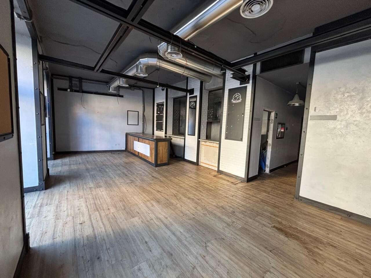 Locale commerciale in affitto in piazza istria, Roma