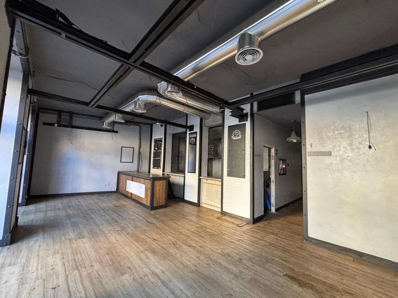 Locale commerciale in affitto in piazza istria, Roma