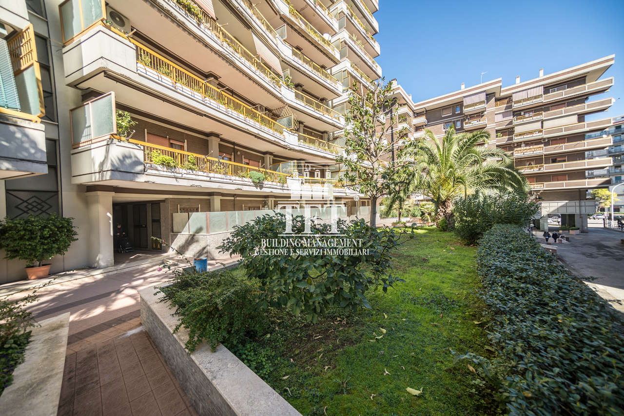 Ufficio con terrazzo in via filippo antonio gualterio, Roma