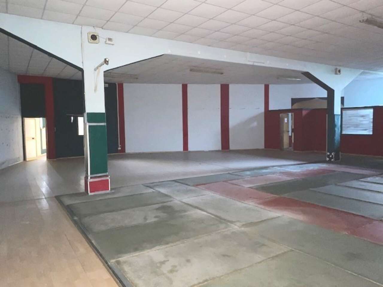 Locale commerciale da ristrutturare in via del calicetto, Roma