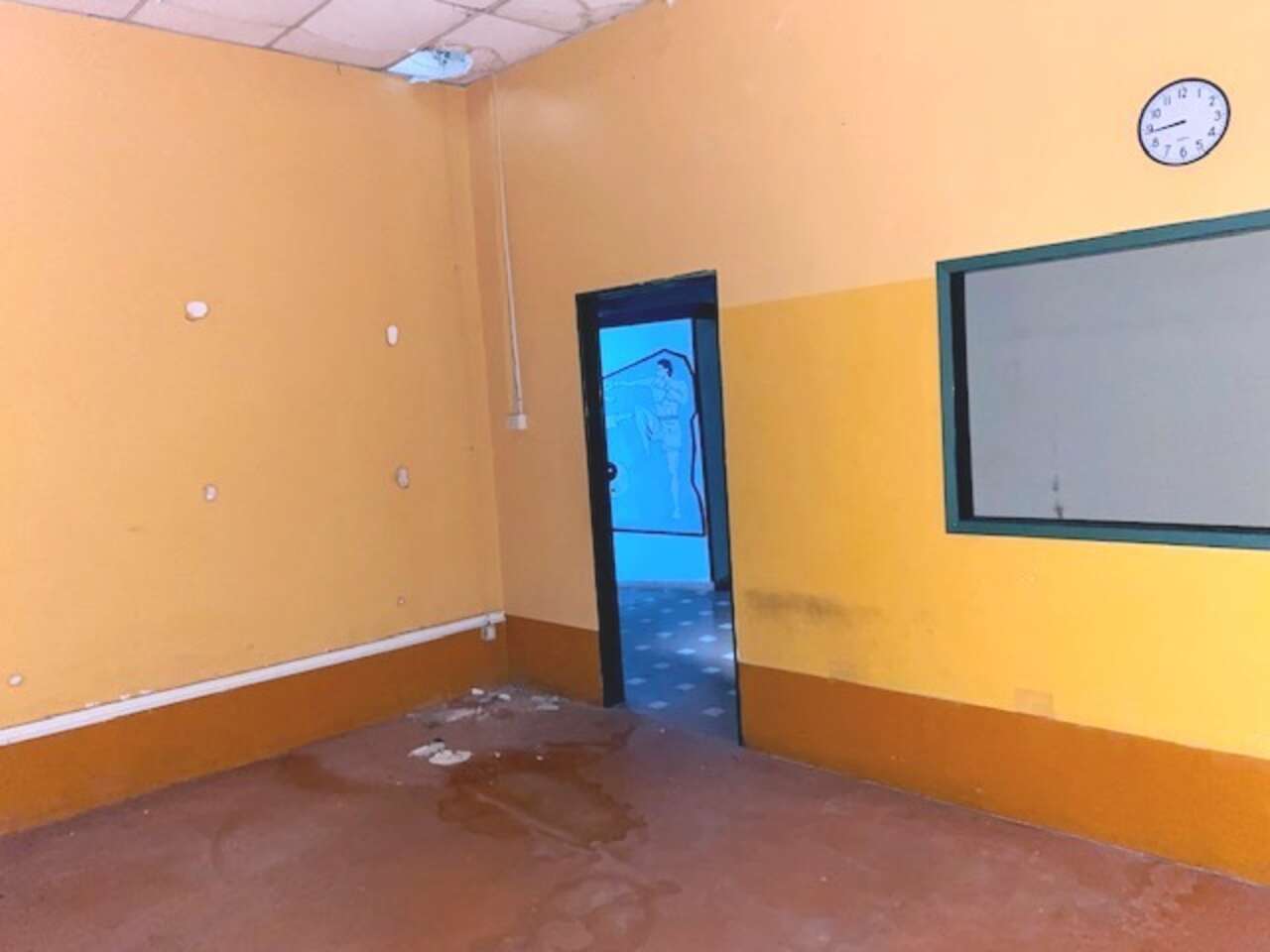 Locale commerciale da ristrutturare in via del calicetto, Roma