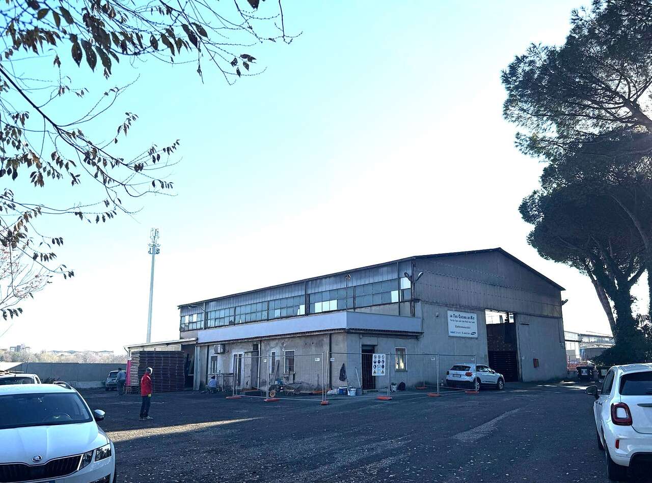 Capannone in affitto in a 500 mt raccordo anulare, Roma