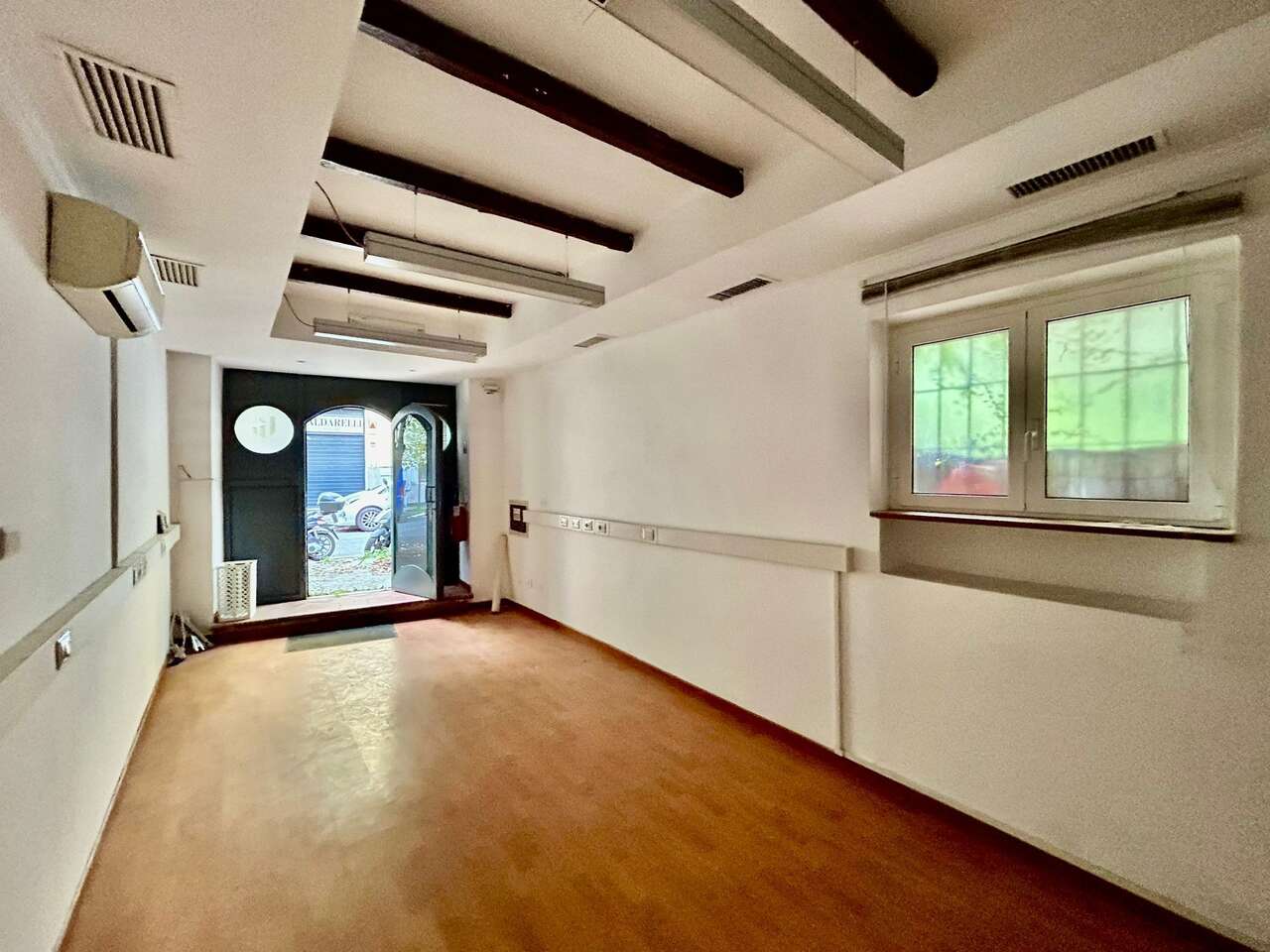 Locale commerciale in affitto in via eleonora duse, Roma