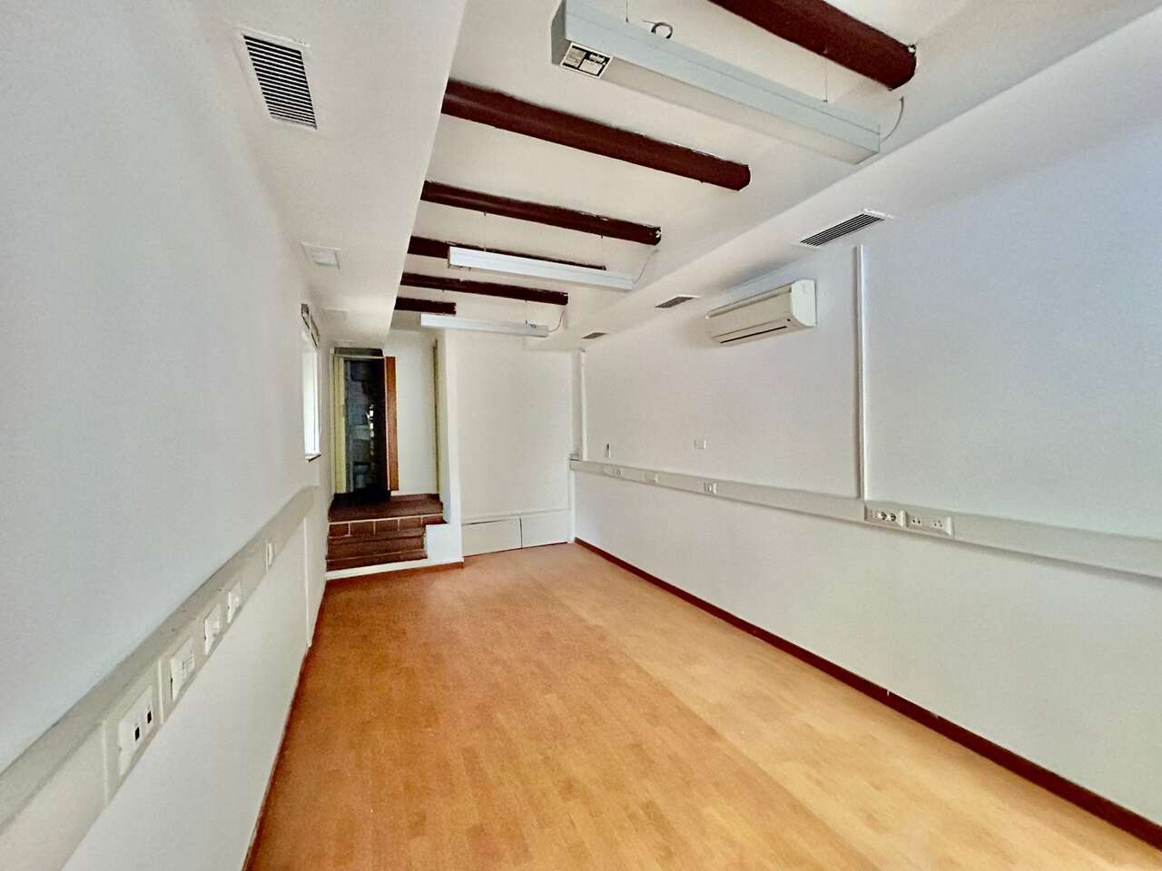 Locale commerciale in affitto in via eleonora duse, Roma