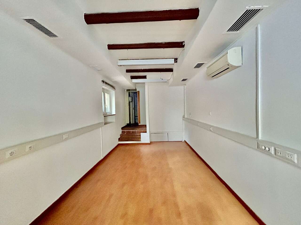 Locale commerciale in affitto in via eleonora duse, Roma