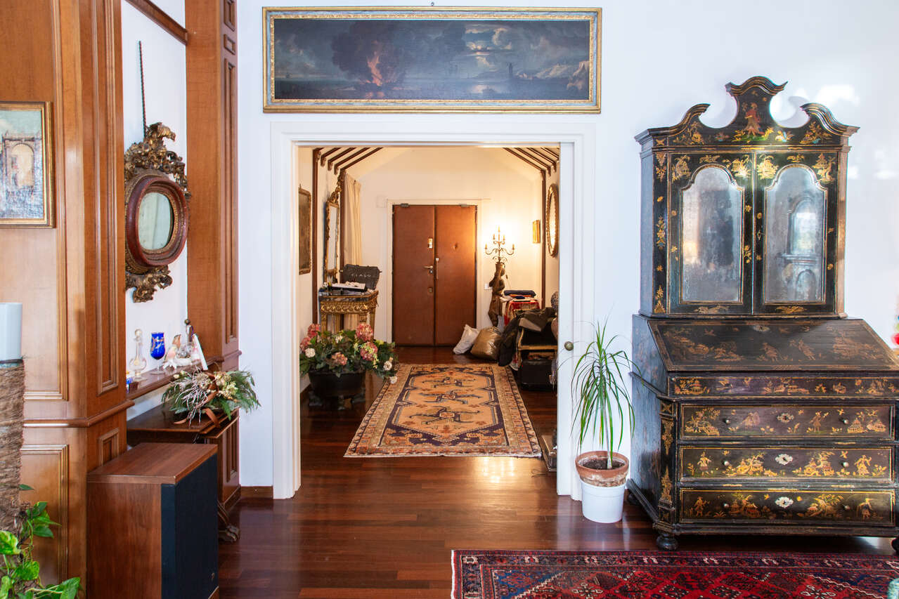 Appartamento con terrazzo in piazza giuochi delfici, Roma