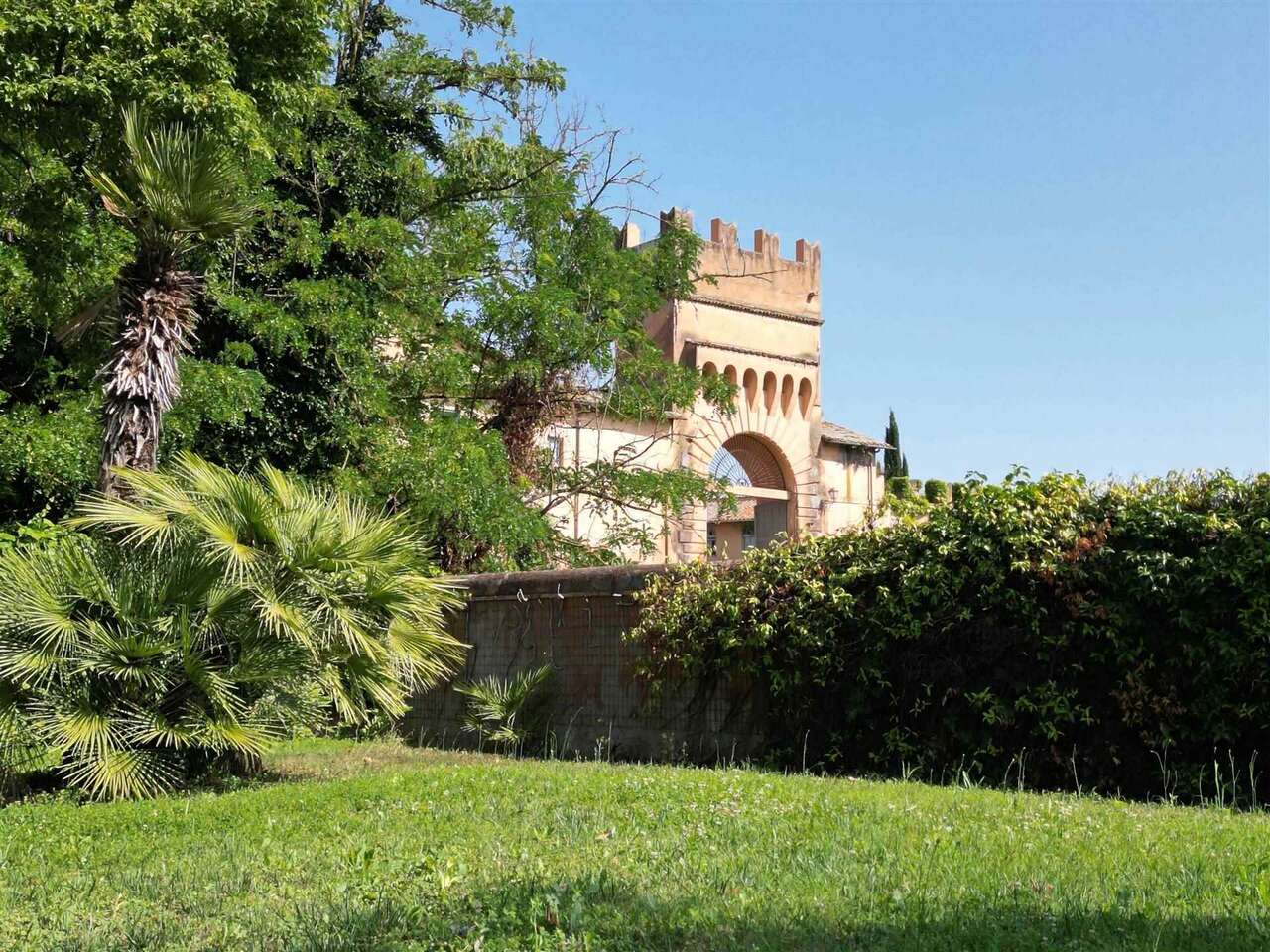 Villa con giardino in via tiberina 4, Capena
