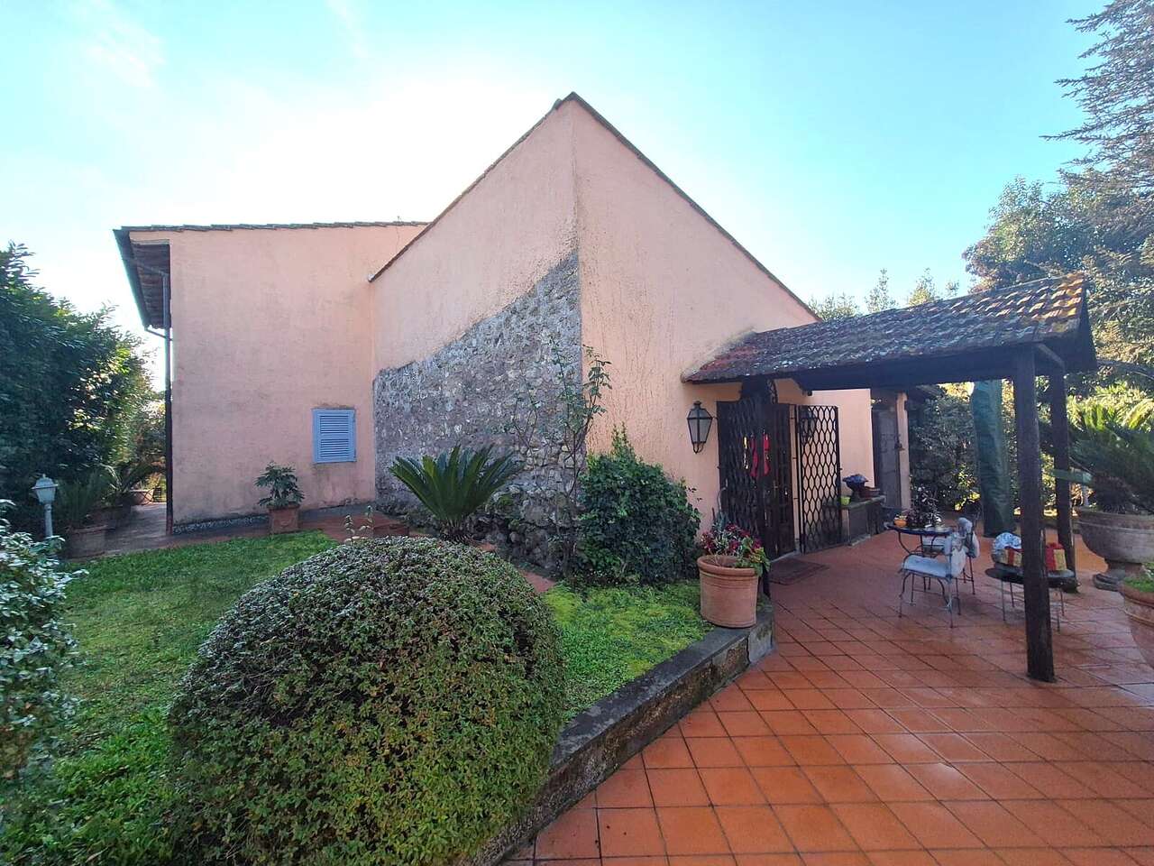 Villa con giardino in via tiberina 4, Capena