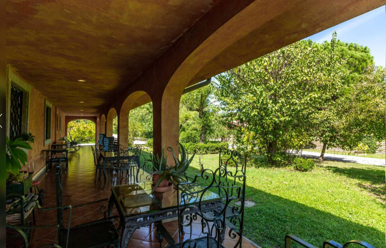 Villa in vendita in via camillo spinedi, Roma