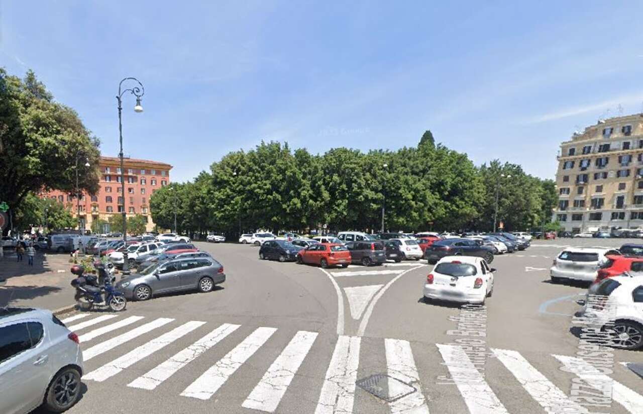 Attico arredato in affitto in piazza mazzini, Roma