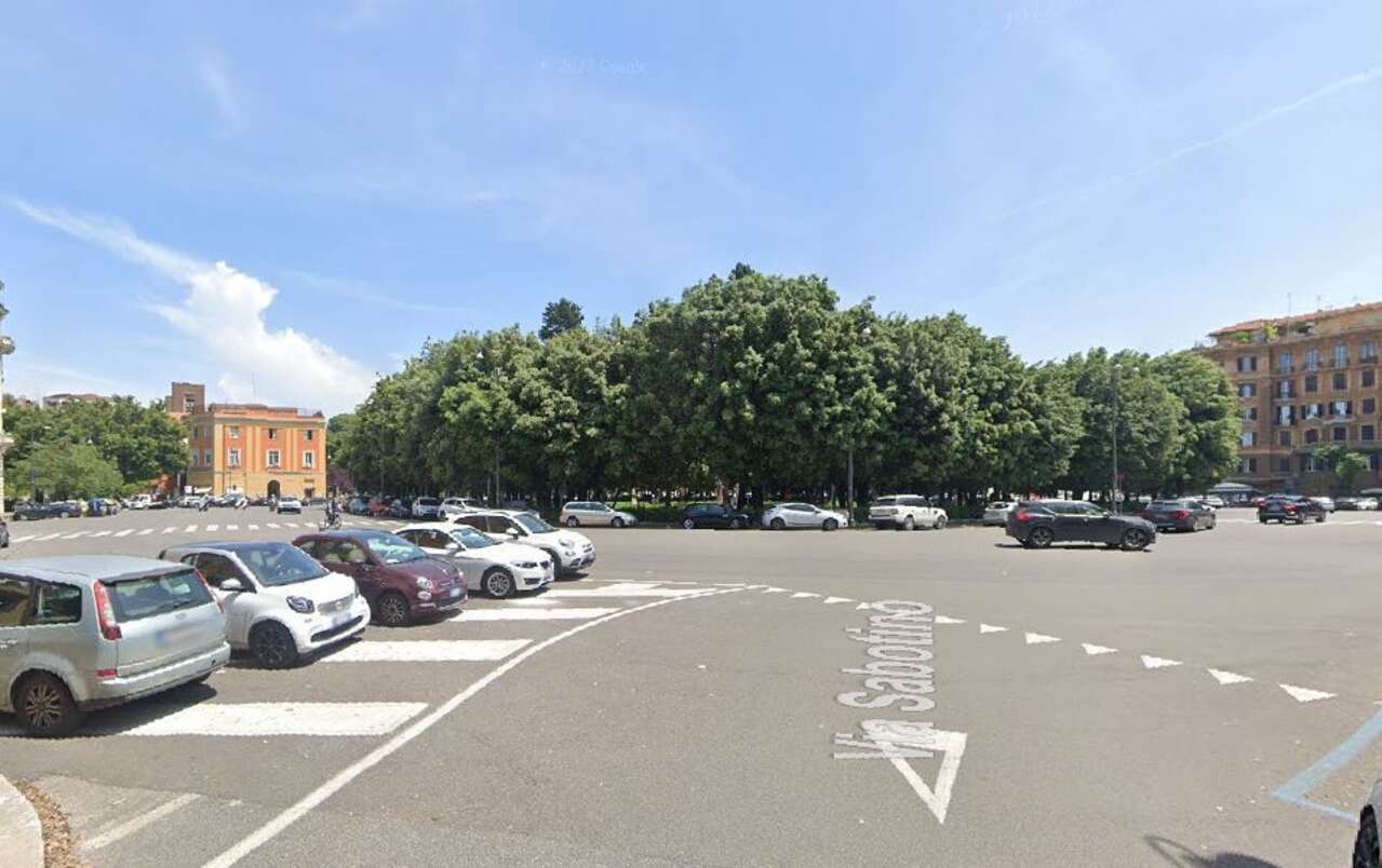 Attico arredato in affitto in piazza mazzini, Roma