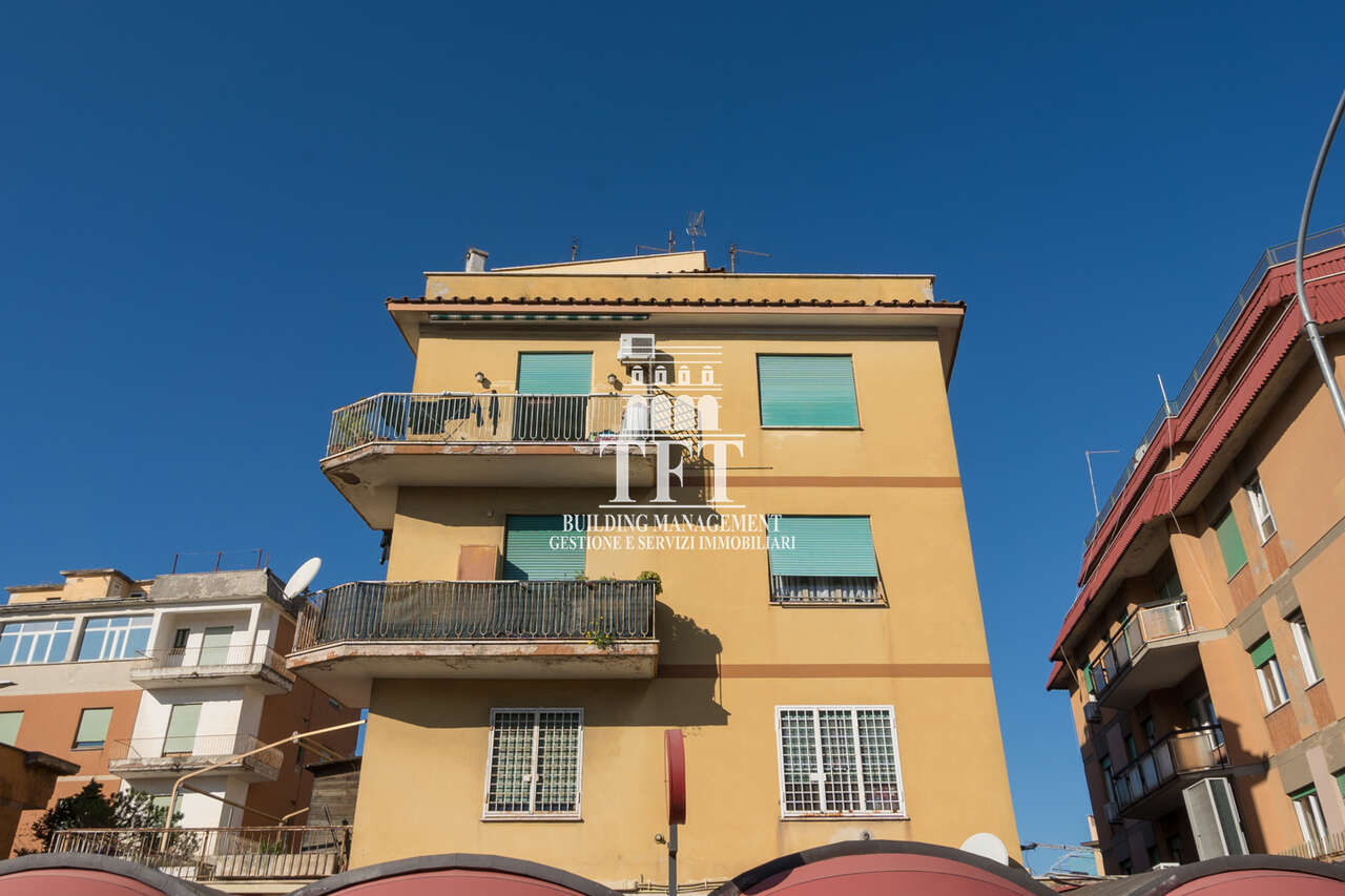 Bilocale da ristrutturare in via alberico da rosate, Roma