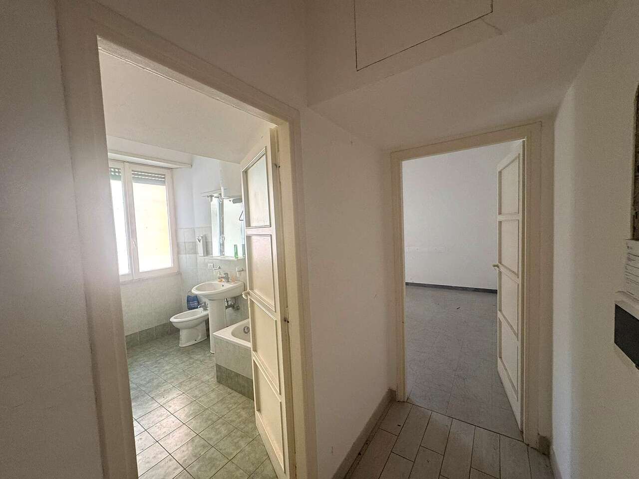 Bilocale da ristrutturare in via alberico da rosate, Roma