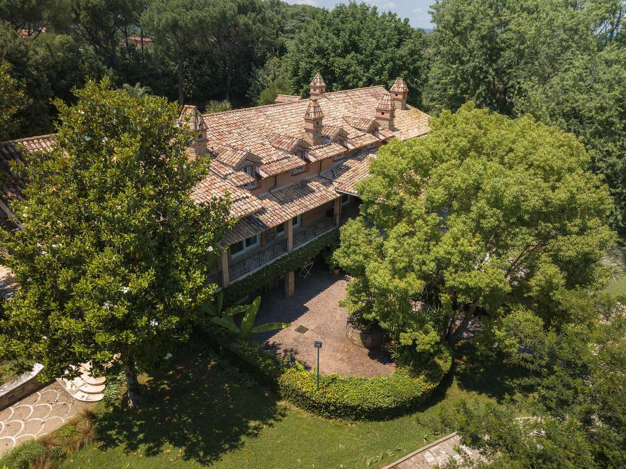 Villa con giardino in via della giustiniana, Roma