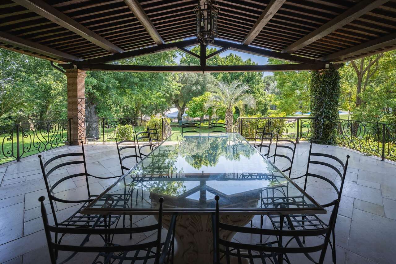 Villa con giardino in via della giustiniana, Roma