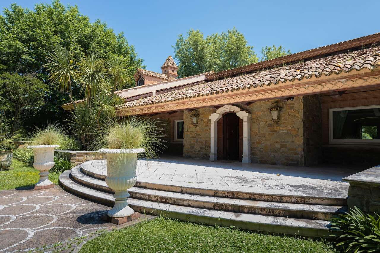 Villa con giardino in via della giustiniana, Roma