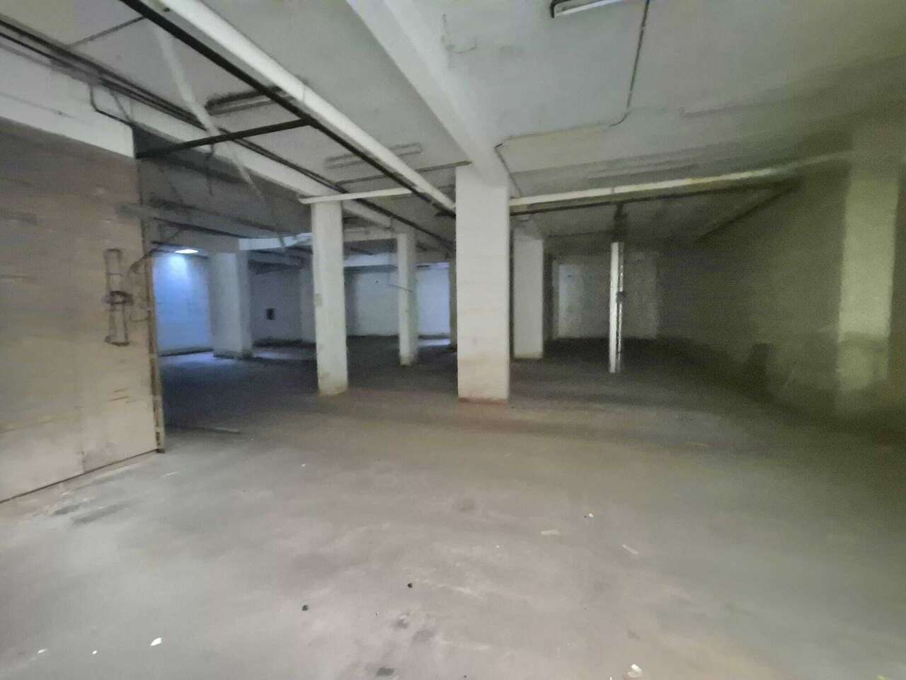 Locale commerciale in vendita in via della pineta sacchetti, Roma