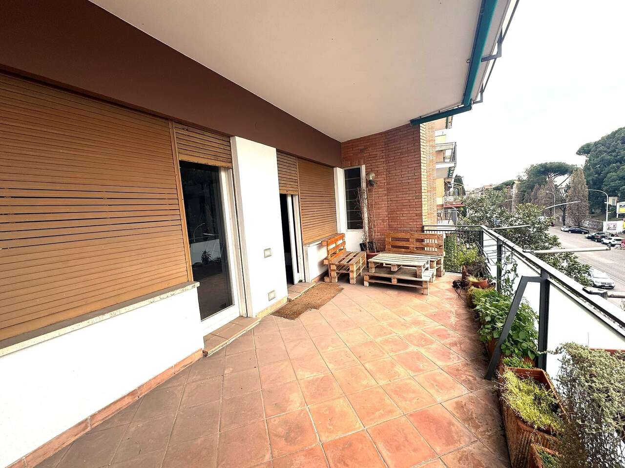 Appartamento con terrazzo in viale marco polo, Roma
