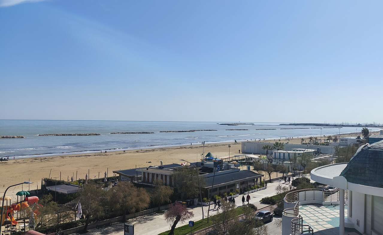 Stabile/Palazzo con giardino in viale della riviera, Pescara