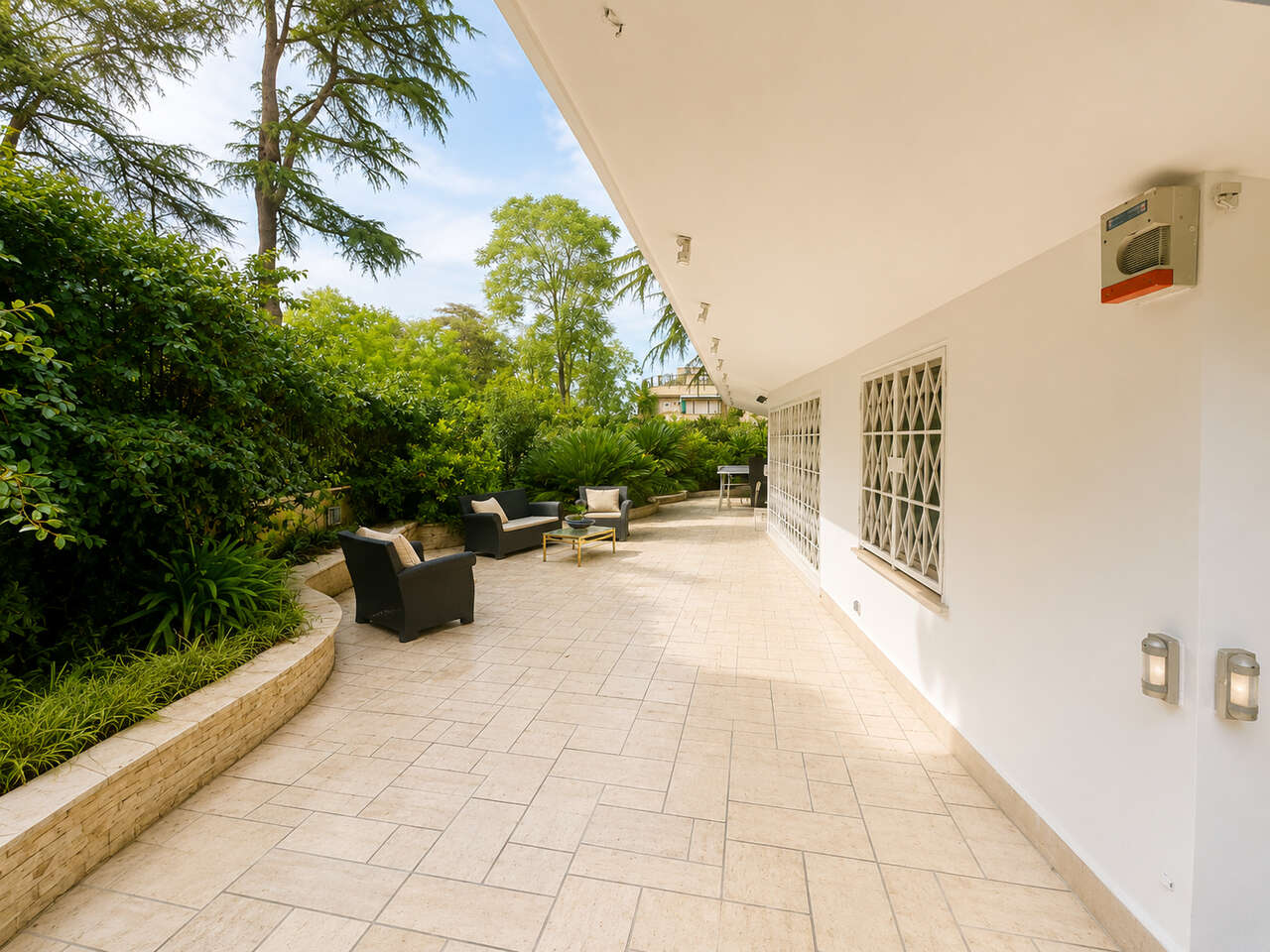 Appartamento con giardino in via giacinta pezzana, Roma