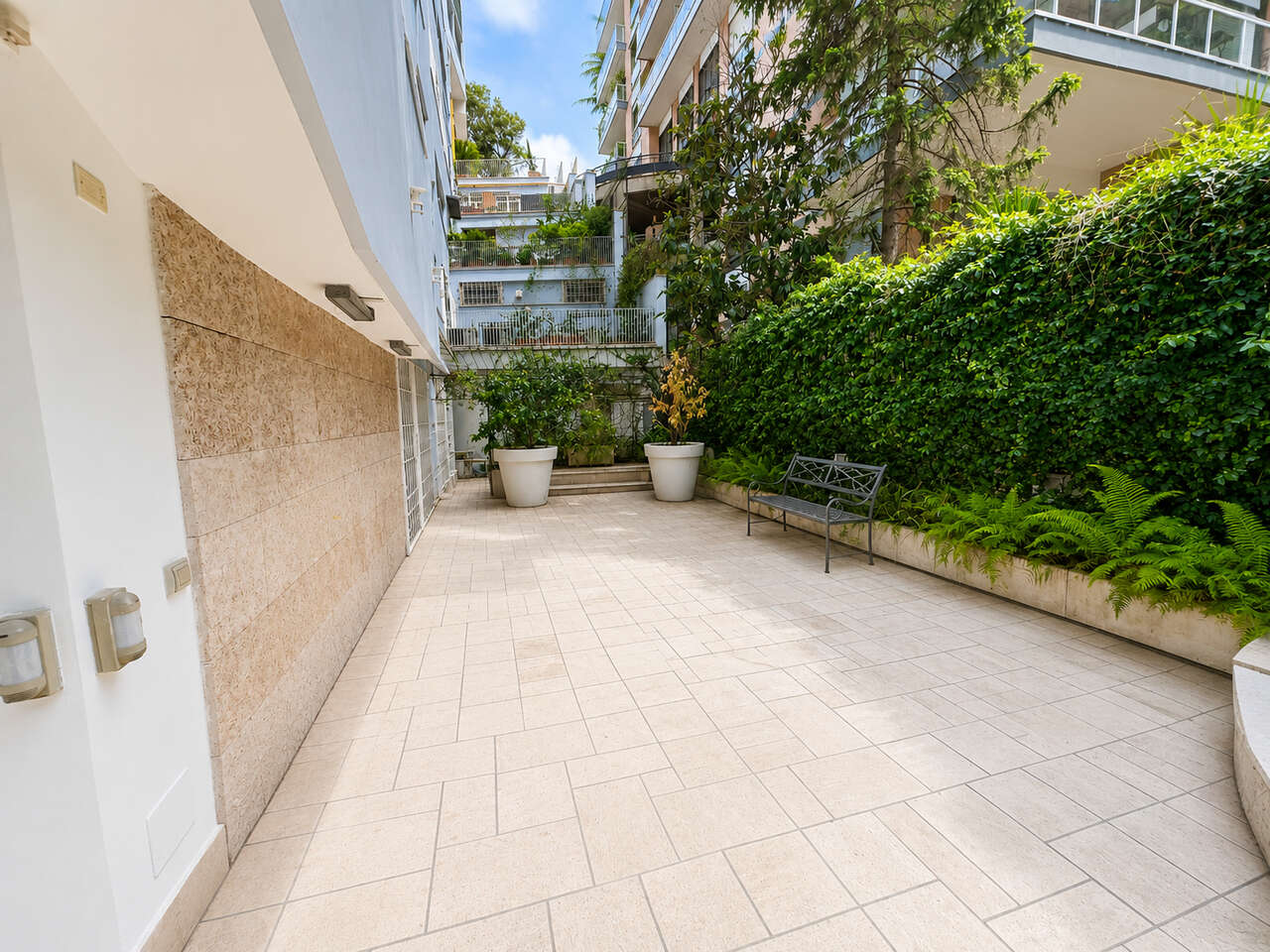 Appartamento con giardino in via giacinta pezzana, Roma