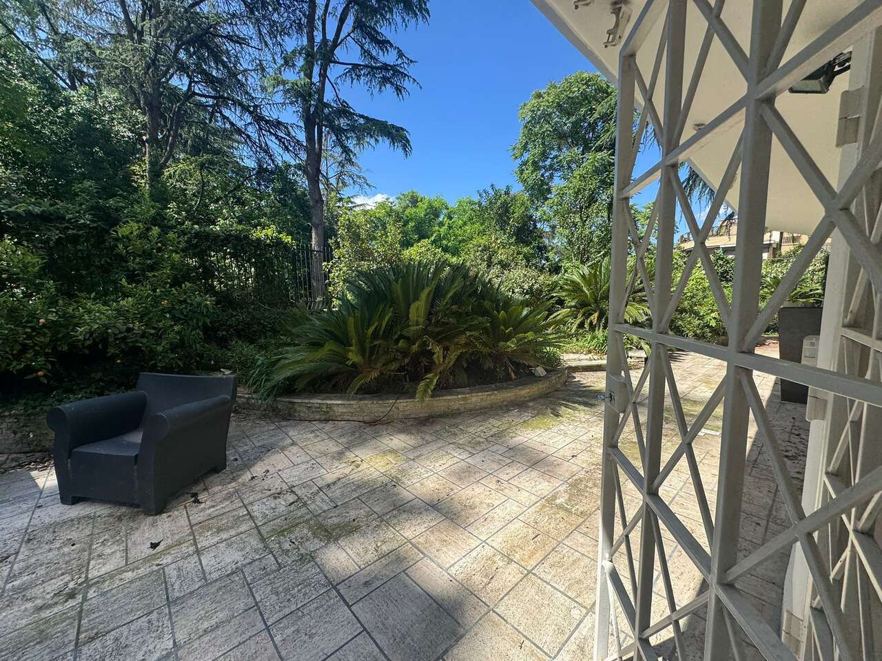 Appartamento con giardino in via giacinta pezzana, Roma