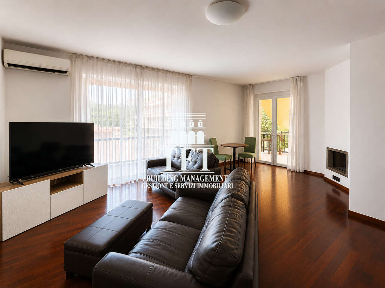 Appartamento con terrazzo in via valgardena, Roma