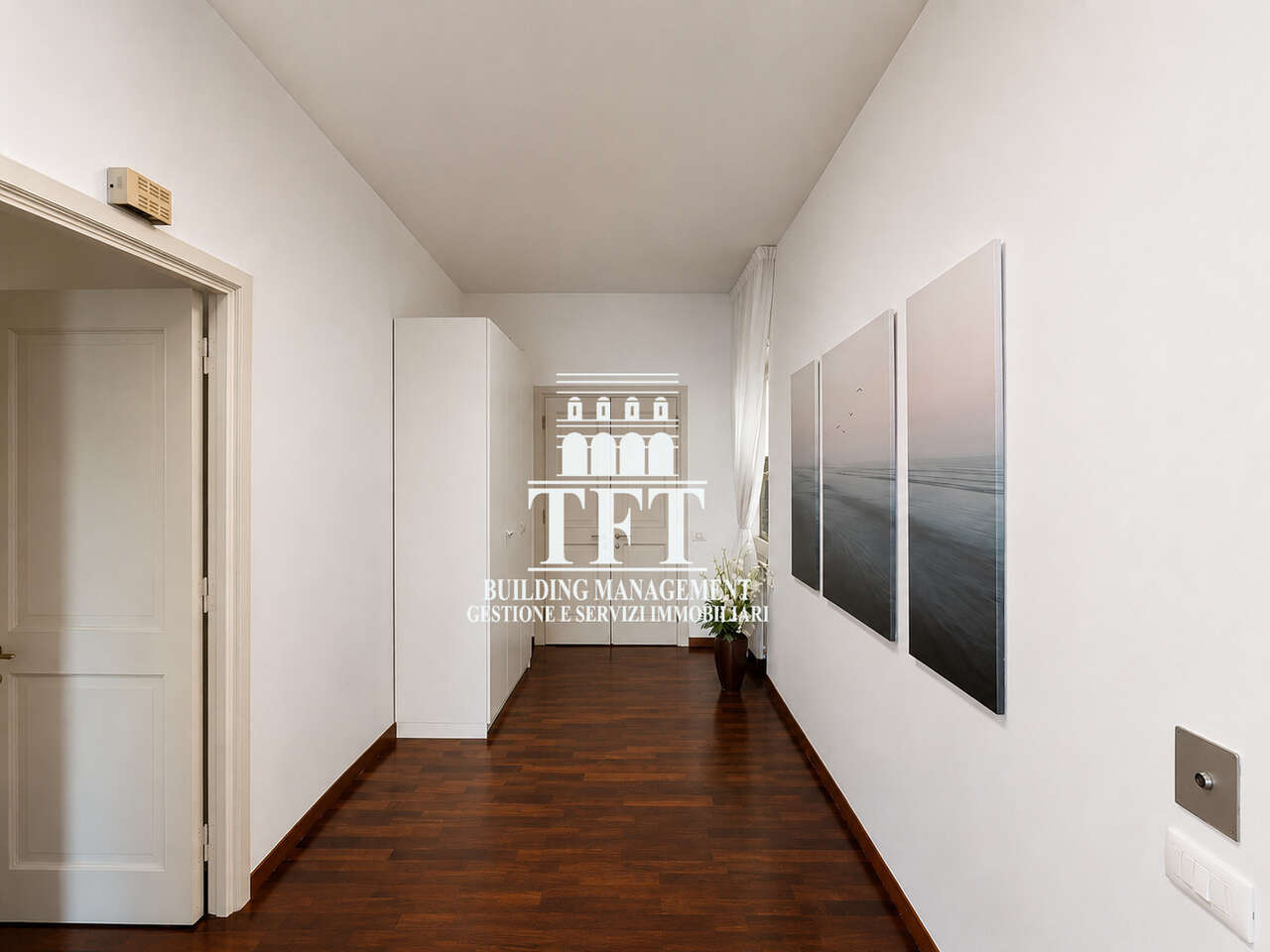 Appartamento con terrazzo in via valgardena, Roma
